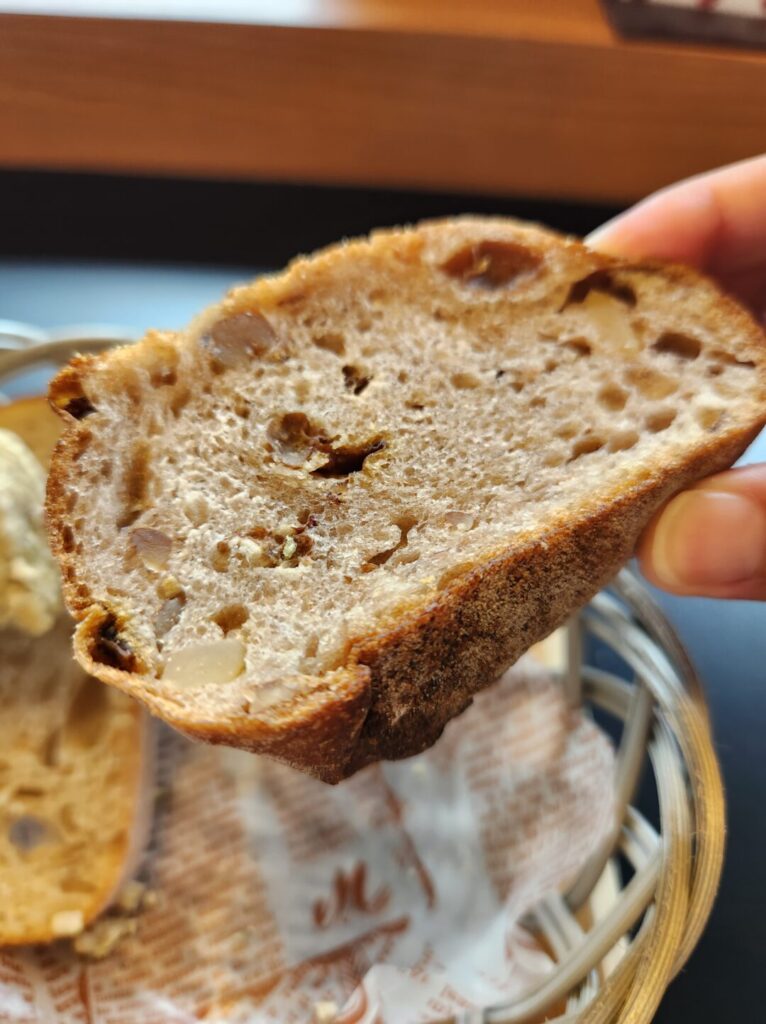 大王わさび農場のDAIO’S CAFE (ダイオーズ カフェ）のパン食べ放題